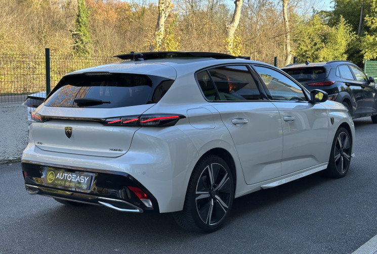 Peugeot 308 GT 1.6 Hybride 225 e-EAT8 / Toit ouvrant / Cuir / Carplay / Lumiere Ambiance