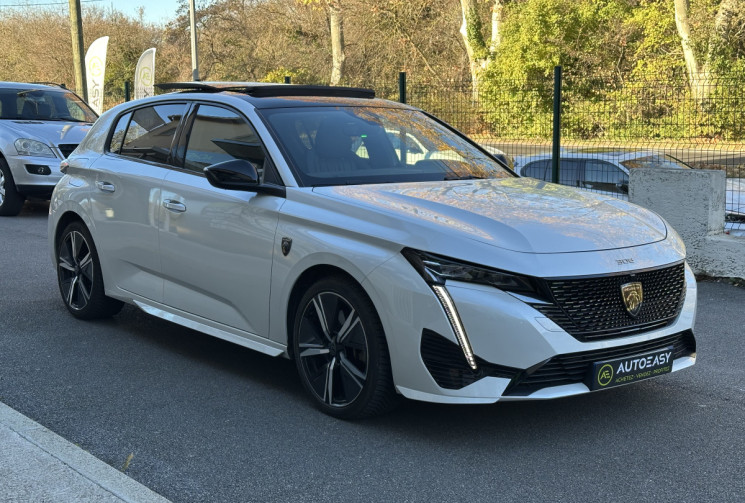 Peugeot 308 GT 1.6 Hybride 225 e-EAT8 / Toit ouvrant / Cuir / Carplay / Lumiere Ambiance