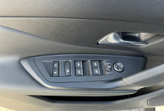 Peugeot 308 GT 1.6 Hybride 225 e-EAT8 / Toit ouvrant / Cuir / Carplay / Lumiere Ambiance