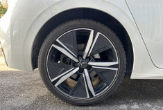 Peugeot 308 GT 1.6 Hybride 225 e-EAT8 / Toit ouvrant / Cuir / Carplay / Lumiere Ambiance