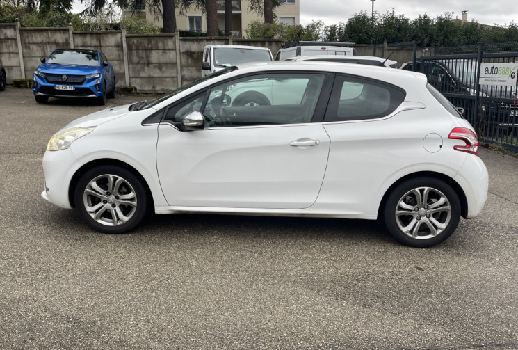 Peugeot 208 1.6 / 120 CH / ALLURE / CHAINE DE DISTRIBUTION