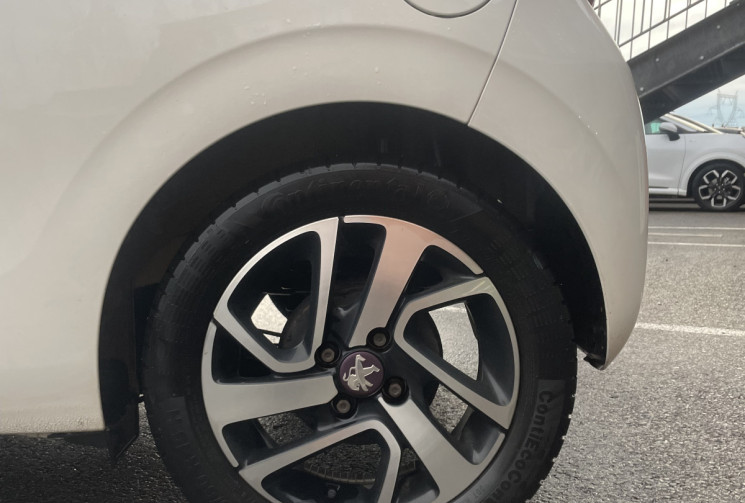 Peugeot 108 1.2 VTI 82  ALLURE TOP 