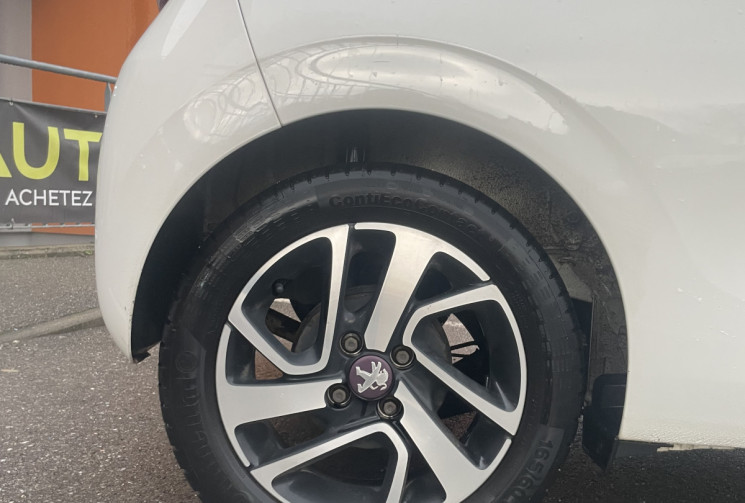 Peugeot 108 1.2 VTI 82  ALLURE TOP 3P