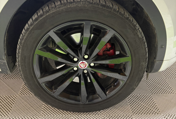 Jaguar E-Pace 2.0D 240 R-Dynamic / Siège chauffants / Caméra / Garantie 6 mois