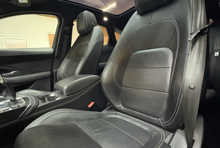 Jaguar E-Pace 2.0D 240 R-Dynamic / Siège chauffants / Caméra / Garantie 6 mois