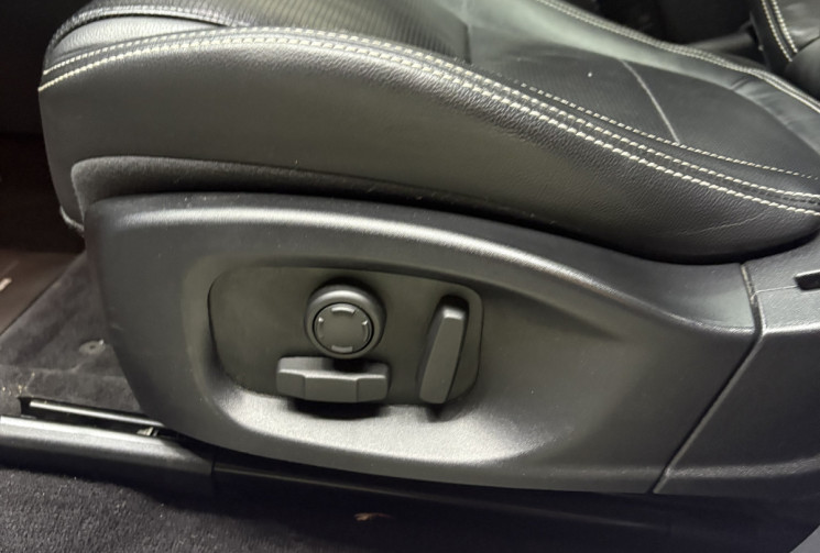 Jaguar E-Pace 2.0D 240 R-Dynamic / Siège chauffants / Caméra / Garantie 6 mois