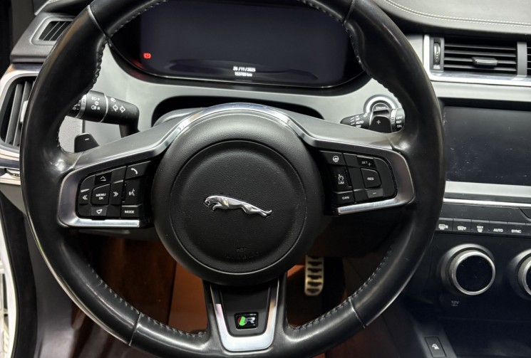 Jaguar E-Pace 2.0D 240 R-Dynamic / Siège chauffants / Caméra / Garantie 6 mois