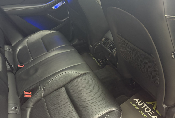 Jaguar E-Pace 2.0D 240 R-Dynamic / Siège chauffants / Caméra / Garantie 6 mois