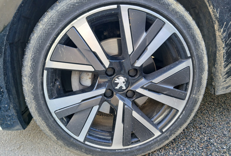 Peugeot 208 II 1.2 PureTech 12V EAT8 S&S 130 GT