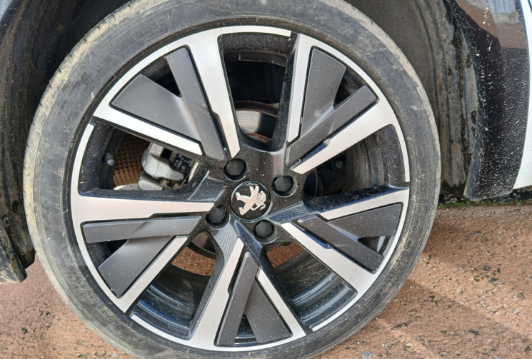 Peugeot 208 II 1.2 PureTech 12V EAT8 S&S 130 GT