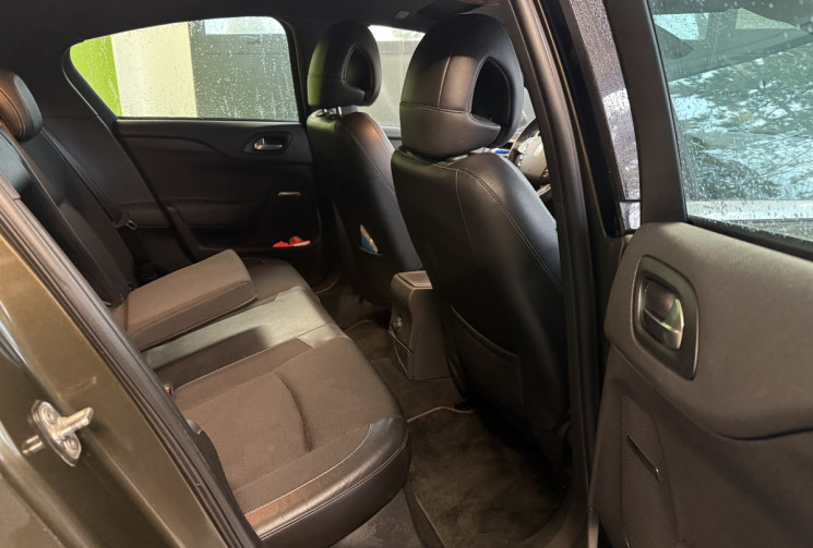 Citroën DS4  1.6 HDi 110 So Chic / 1er main / suivi Citroen