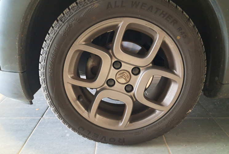 Citroën C4 CACTUS 1.2 110 S&S SHINE - Caméra - TBE 2EME MAIN  - entretien distrI ok - garantie 