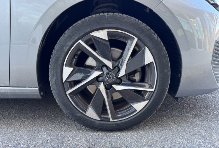 Peugeot 308 1.5 BLUE HDI 130 ALLURE Pack EAT8 * FULL ENTRETIEN * GARANTIE 6 MOIS