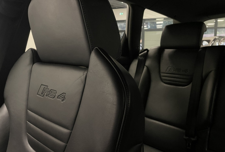 Audi RS4 RS4 AVANT B7 4.2 V8 FSI 420 QUATTRO