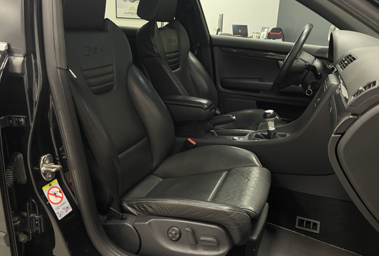 Audi RS4 RS4 AVANT B7 4.2 V8 FSI 420 QUATTRO