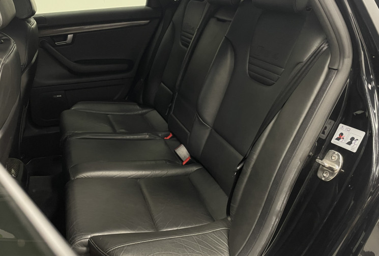 Audi RS4 RS4 AVANT B7 4.2 V8 FSI 420 QUATTRO