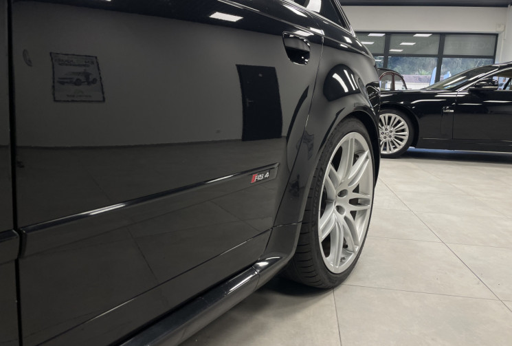 Audi RS4 RS4 AVANT B7 4.2 V8 FSI 420 QUATTRO