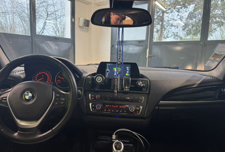 BMW Série 1  F20 116D URBANLIFE * Toit Ouvrant / Radar Av-Ar / Sièges Chauffant 