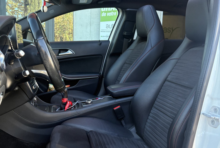 Mercedes Classe A 160 PACK Sport  AMG / Toit ouvrant pano / 102cv / Super état /