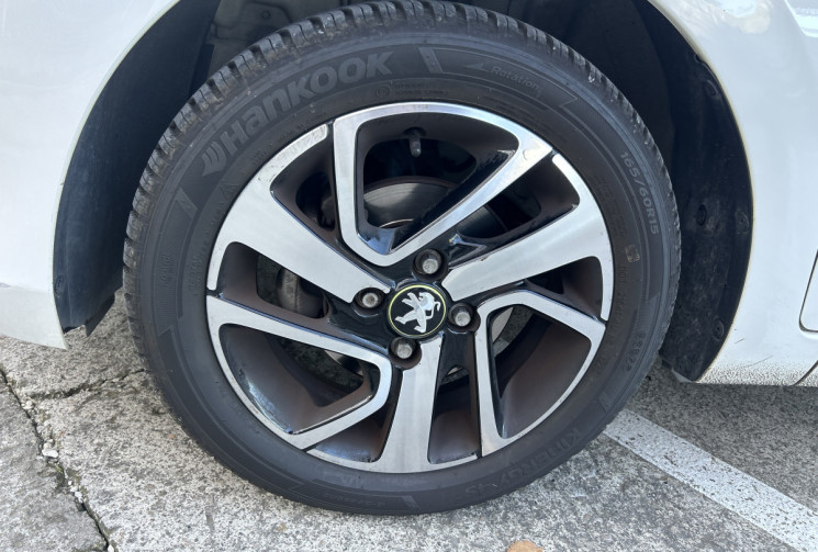 Peugeot 108 1.0 e-VTi 72 Collection Moteur à chaîne / 1°main / Caméra