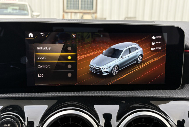 Mercedes Classe A 200 AMG Line 163 cv 7G-DCT * Origine FRANCE * Caméra * Attelage Electrique