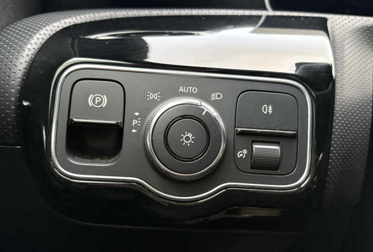 Mercedes Classe A 200 AMG Line 163 cv 7G-DCT * Origine FRANCE * Caméra * Attelage Electrique