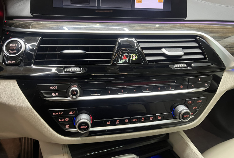 BMW Série 5 530 D 265 G30  BVA8 Luxury Line / siège chauffants / Garantie 6 Mois