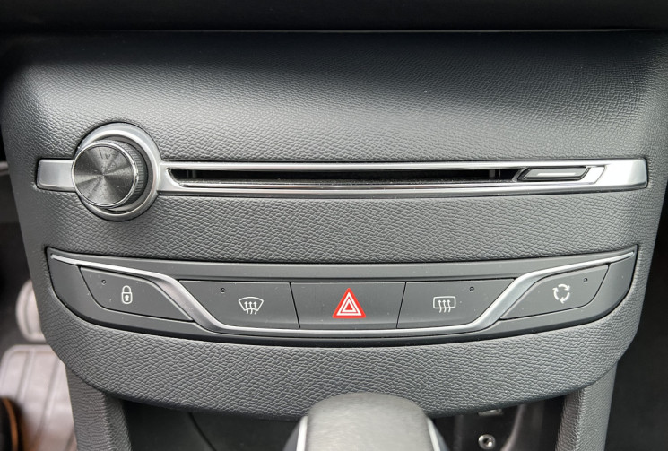 Peugeot 308 II T9 1.2 e-THP 130 ch Boîte auto EAT6 ALLURE