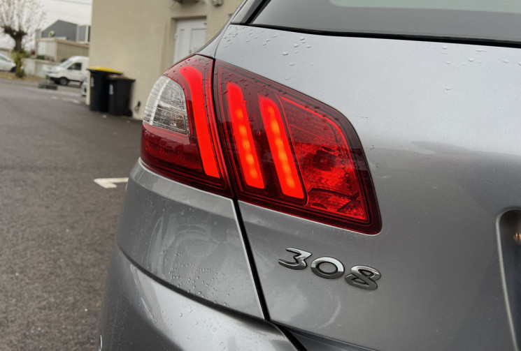 Peugeot 308 II T9 1.2 e-THP 130 ch Boîte auto EAT6 ALLURE