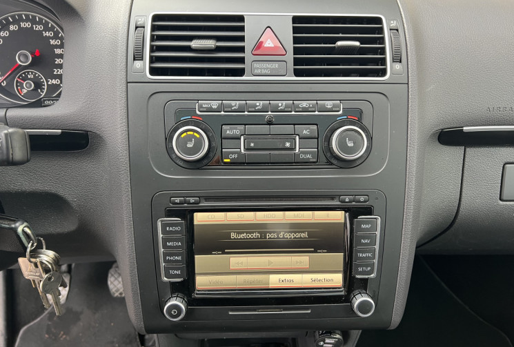 Volkswagen Touran 2.0 TDI FAP 140 CH CARAT BVM6 / 7 PLACES / ATTELAGE