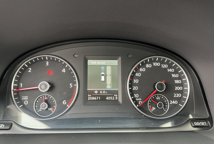 Volkswagen Touran 2.0 TDI FAP 140 CH CARAT BVM6 / 7 PLACES / ATTELAGE