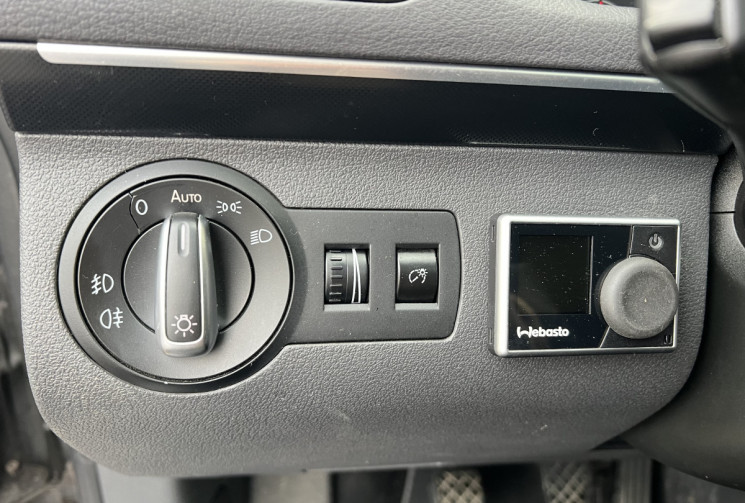 Volkswagen Touran 2.0 TDI FAP 140 CH CARAT BVM6 / 7 PLACES / ATTELAGE