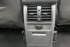 Volkswagen Touran 2.0 TDI FAP 140 CH CARAT BVM6 / 7 PLACES / ATTELAGE