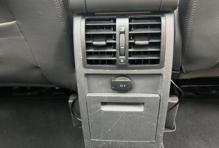 Volkswagen Touran 2.0 TDI FAP 140 CH CARAT BVM6 / 7 PLACES / ATTELAGE