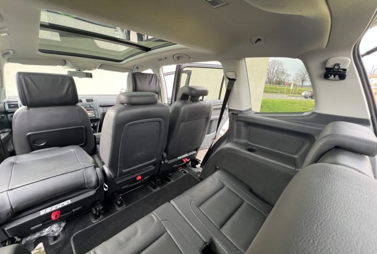 Volkswagen Touran 2.0 TDI FAP 140 CH CARAT BVM6 / 7 PLACES / ATTELAGE