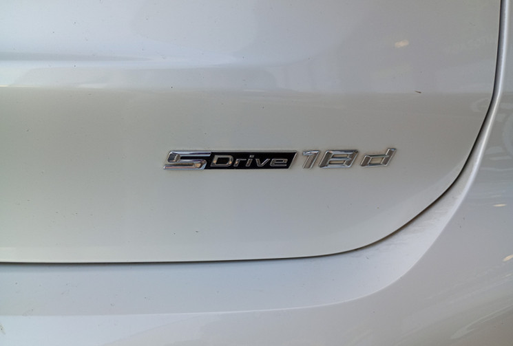 BMW X1  BMW X1 F48 Business Design 18d 150 ch BVA8 / Attelage