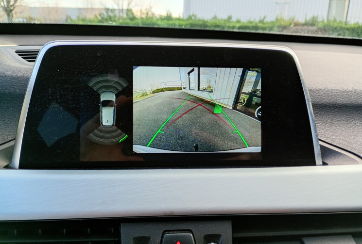 BMW X1  BMW X1 F48 Business Design 18d 150 ch BVA8 / Attelage