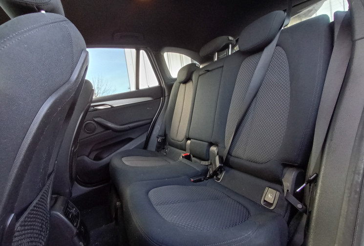 BMW X1  BMW X1 F48 Business Design 18d 150 ch BVA8 / Attelage