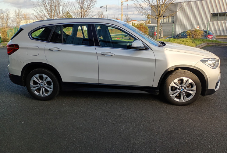 BMW X1  BMW X1 F48 Business Design 18d 150 ch BVA8 / Attelage