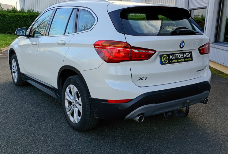 BMW X1  BMW X1 F48 Business Design 18d 150 ch BVA8 / Attelage