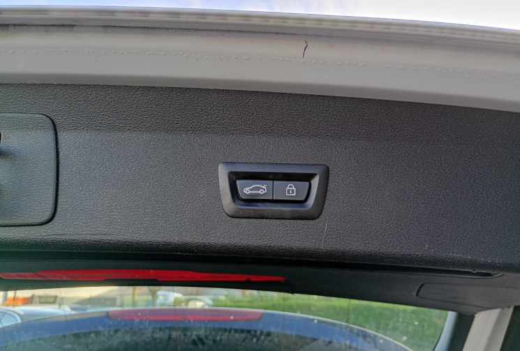 BMW X1  BMW X1 F48 Business Design 18d 150 ch BVA8 / Attelage