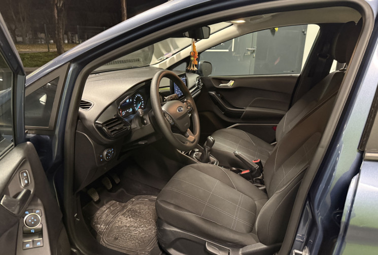 Ford Fiesta  VI 1.1 85 COOL & CONNECT 5P / 1er MAIN