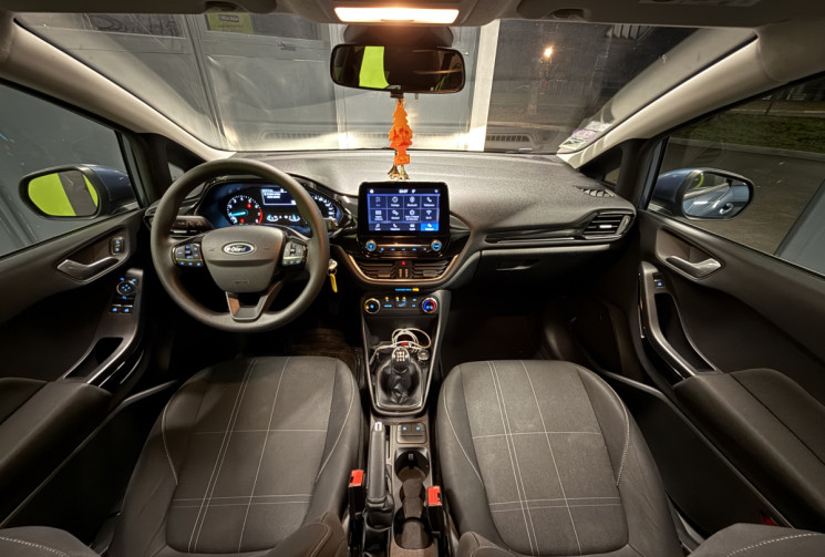 Ford Fiesta  VI 1.1 85 COOL & CONNECT 5P / 1er MAIN