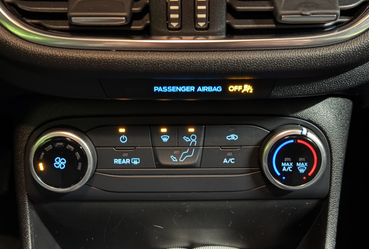 Ford Fiesta  VI 1.1 85 COOL & CONNECT 5P / 1er MAIN