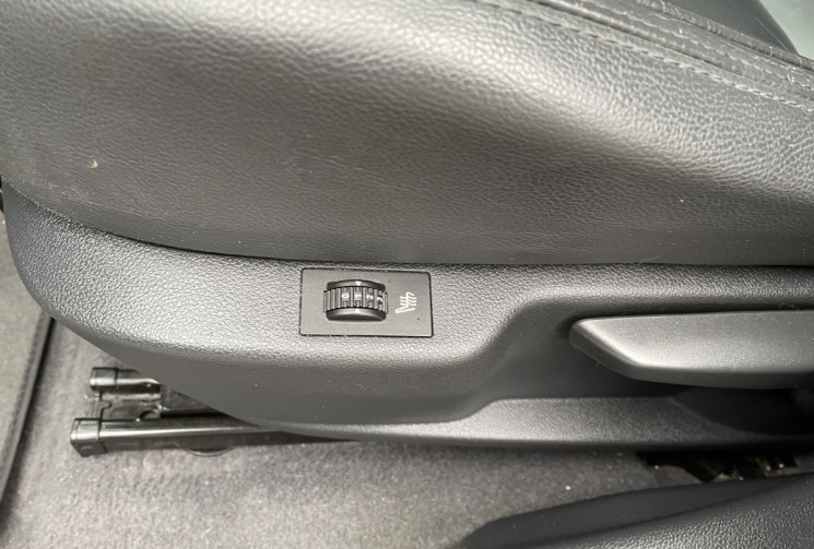 Peugeot 3008  2.0 HDi 160 ch Feline EAT6/CUIR /GPS/ SIEGE CHAUFFANT/TOIT PANO/DISTRI OK