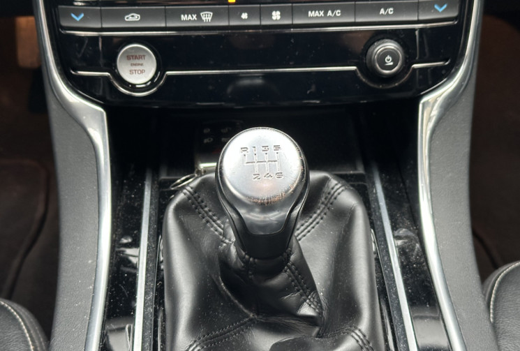 Jaguar XF R-Sport 2.0D 163 ch E-Performance * Full historique entretien * Ct ok * Garantie 6 mois