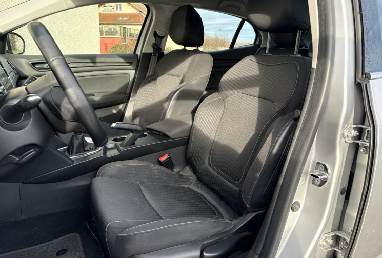 Renault Megane IV Hatchback 1.3 TCe 115 CH BUSINESS