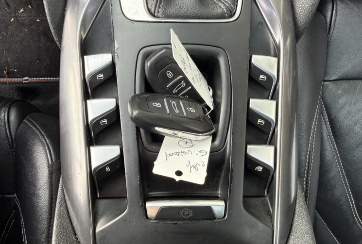 DS DS5 2.0 Blue HDi EAT6 S&S 180 cv Boîte auto SPORT CHIC