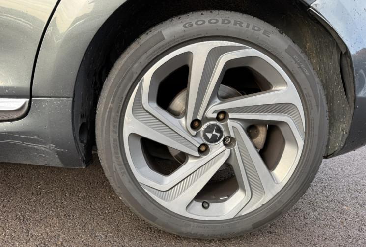 DS DS5 2.0 Blue HDi EAT6 S&S 180 cv Boîte auto SPORT CHIC