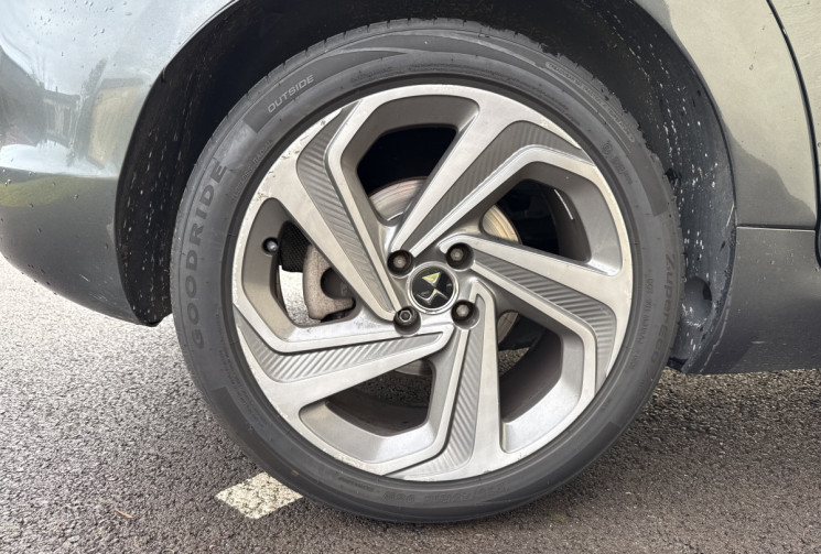 DS DS5 2.0 Blue HDi EAT6 S&S 180 cv Boîte auto SPORT CHIC